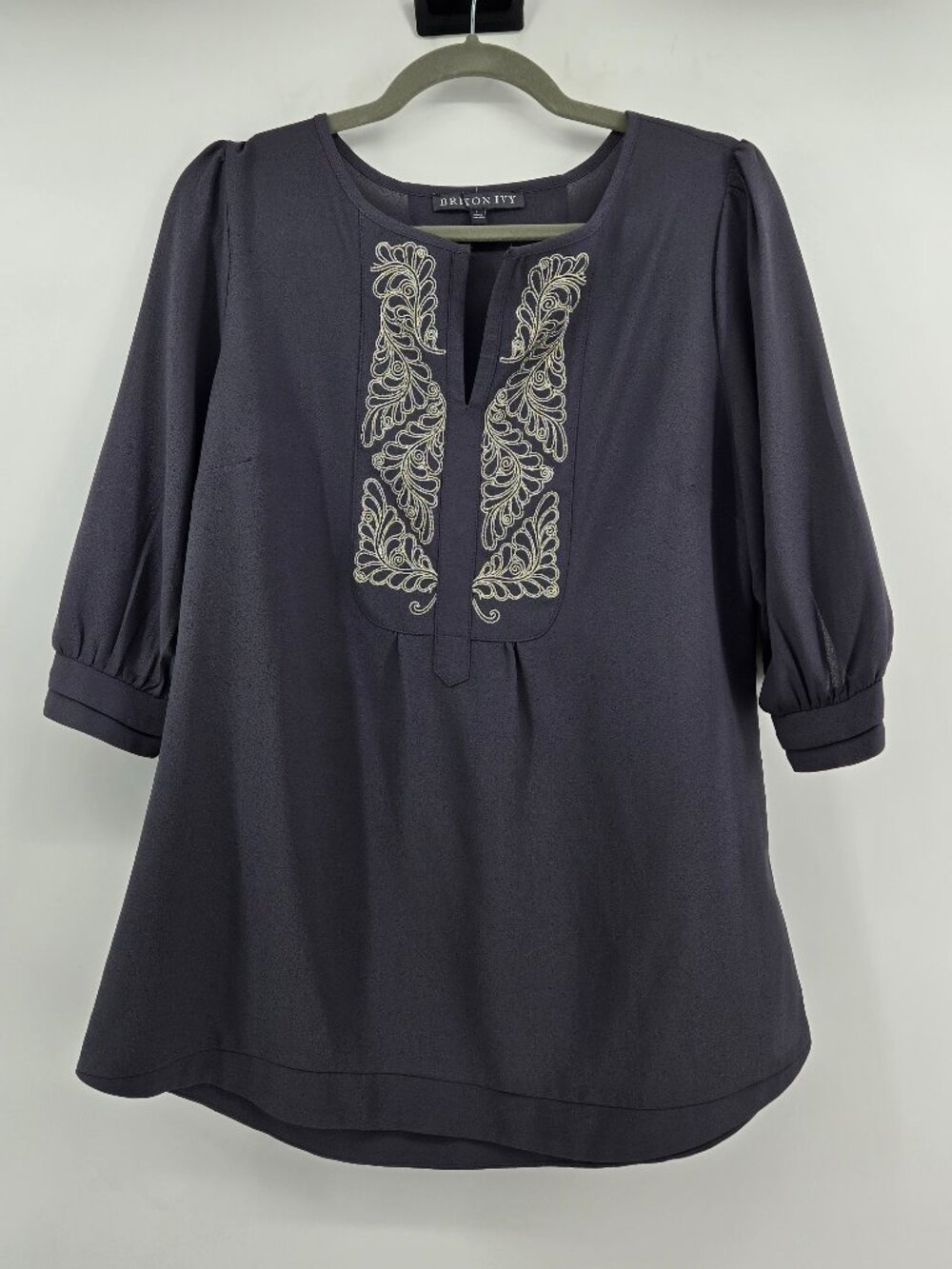 Brixon Ivy Embroidered 3/4 Sleeve Tunic Top - L Dark Grey/Gold